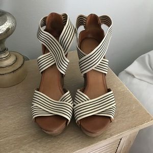 Beautiful Gianni Bini wedges. Sz 7.5